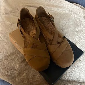 Teva suede tan Mary Jane comfort Mahonia brand new w box 11m